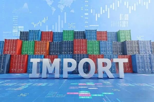 A world map with shipping lanes connecting USA, EU, and Russia