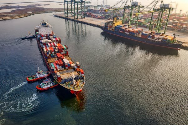 How to Ship Class 6.1 Toxic Chemicals Safely? Packaging & Stowage Guide