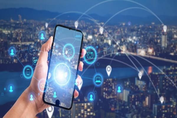 A freight forwarder guiding a business owner through a maze of logistics challenges