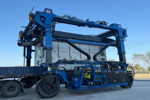 A 40ft high cube container BESS at a port, ready for heavy-lift operation