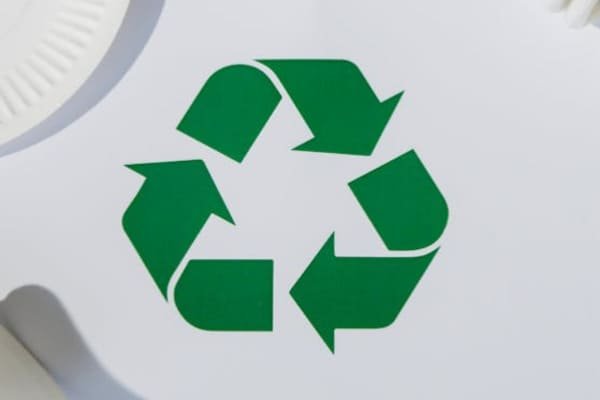 A diagram showing the battery recycling loop.