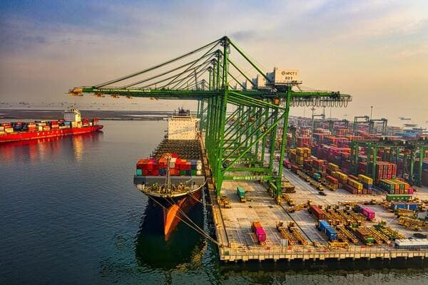 How to Seize Export Benefits amid US Tariff Adjustment on Chinese Goods?