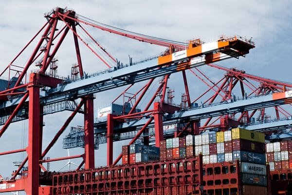 Shipping from China to the US: 2026 Peak Season Surcharges, Capacity & Booking Guide