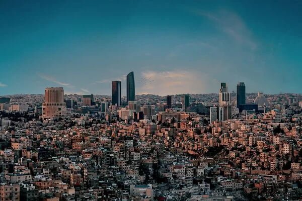 Middle East Cargo Rerouting: What to Check Before Changing Ports or Switching to Trucking