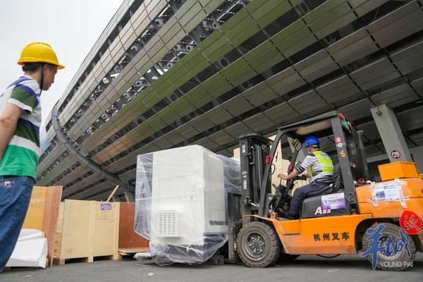 On-site Setup at the Canton Fair